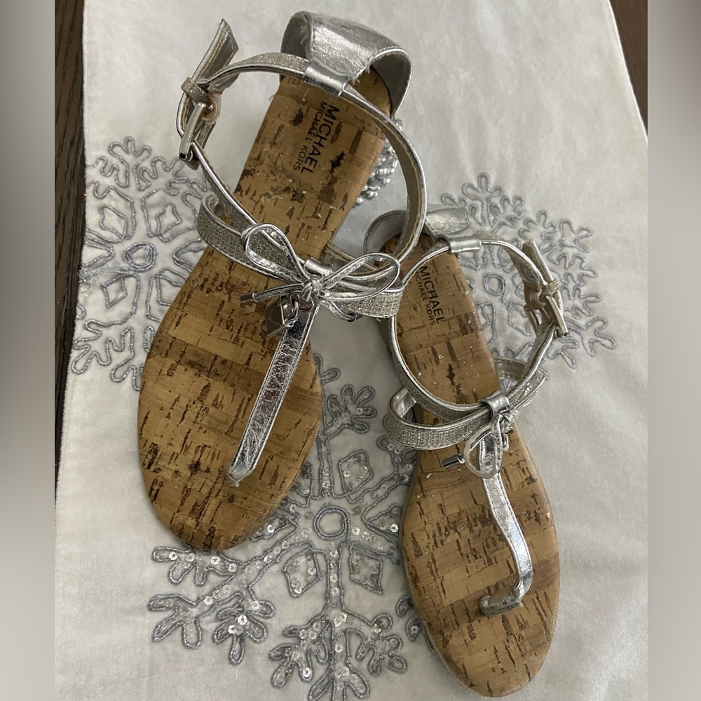 MICHAEL KORS Girl Sandals / Size 4 / Silver